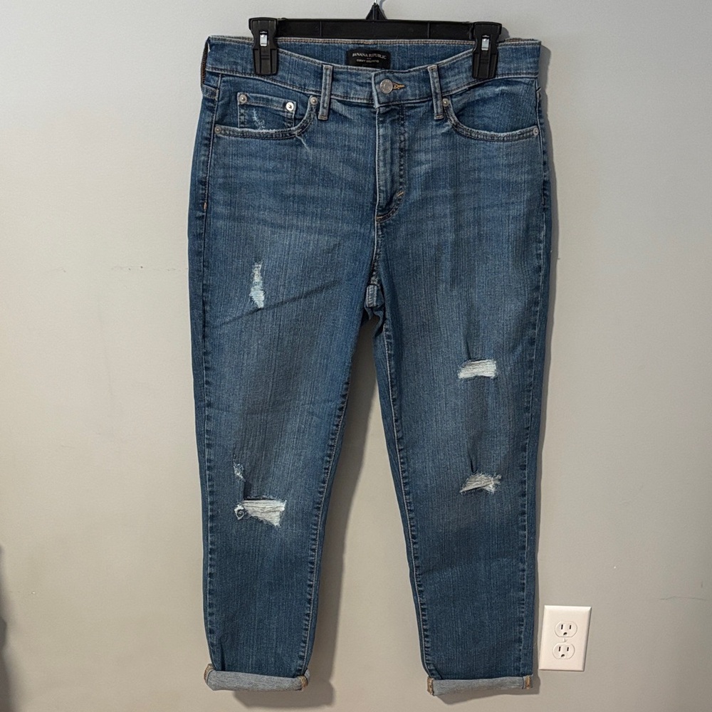 Banana‎ Republic Distressed Curvy Girlfriend Jeans